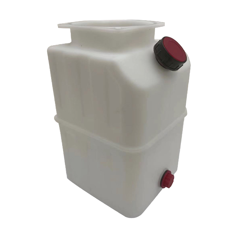 Plastic fuel tank